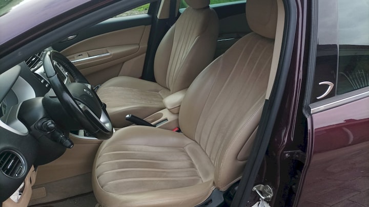 Lancia Delta 1.6 Multijet 105pk Silver (2012)