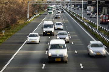 Het rijk harkt dit jaar honderden miljoenen meer aan wegenbelasting binnen