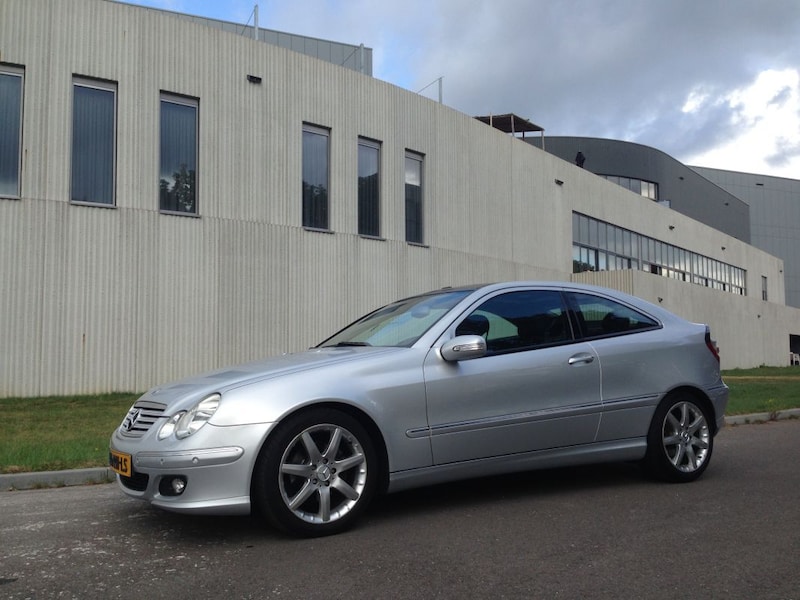 Mercedes-Benz C 180 Kompressor Sportcoupé (2005)