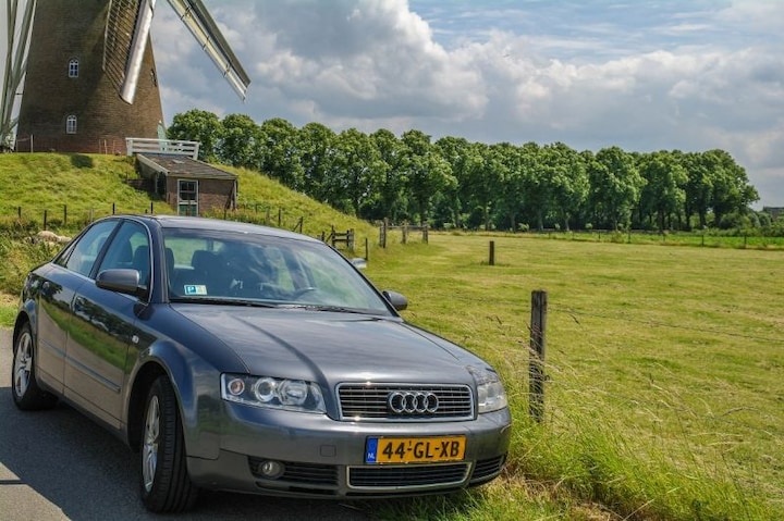 Audi A4 2.0 5V (2001)
