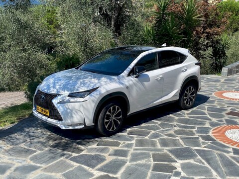 Lexus NX 300h AWD F Sport Line