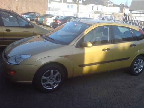Ford Focus 1.6i 16V Trend (2001)