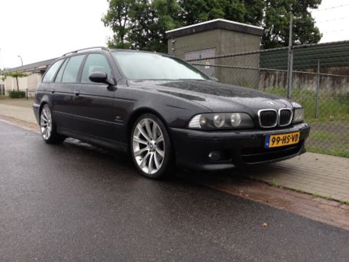 BMW 530d touring Executive (2001)
