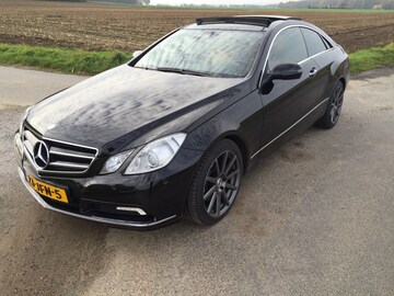 Mercedes-Benz E 350 CGI BlueEFFICIENCY Coupé (2009)