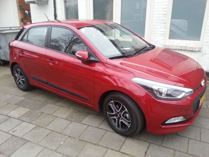 Hyundai i20 1.2 HP i-Motion Comfort (2015)