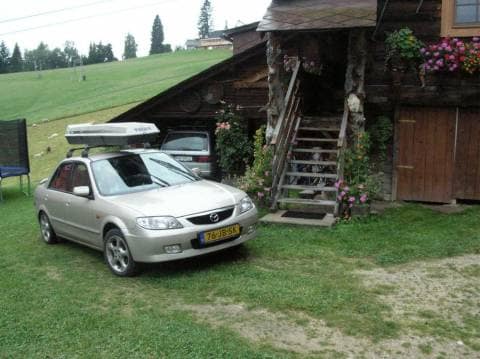 Mazda 323 Sedan 1.6 Touring (2002)