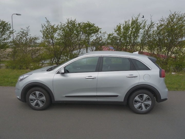 Kia Niro 1.6 GDi Hybrid First Edition (2016)
