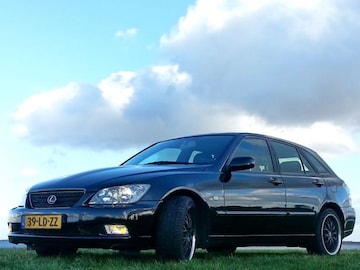 Lexus Is300; Is300 Sportcross Automaat (2002)