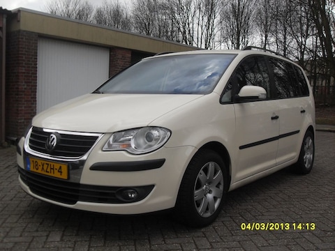 Volkswagen Touran 1.9 TDI 105pk BlueMotion Technology High. (2010)