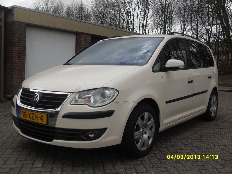 Volkswagen Touran 1.9 TDI 105pk BlueMotion Technology High. (2010)