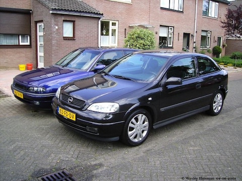 Opel Astra 1.6i-16V Sport