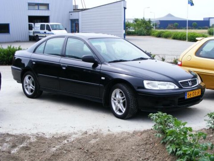 Honda Accord 1.8i LS