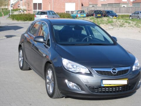 Opel Astra 1.4 Turbo 140pk Cosmo (2010)
