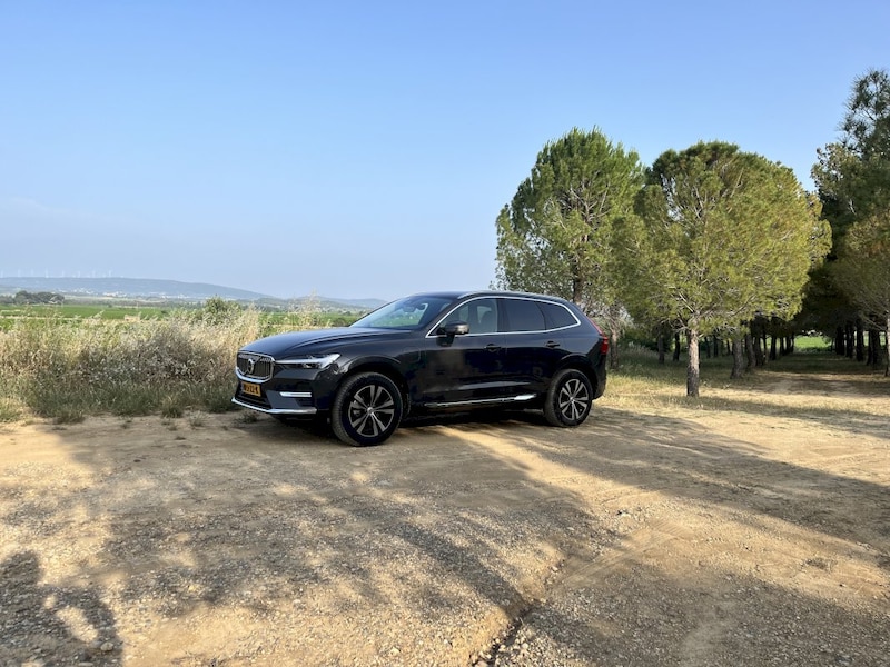Volvo XC60 T6 Plug-in Hybrid AWD Essential Edition (2025)