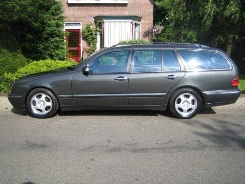 Mercedes-Benz E 220 CDI Avantgarde Combi (2000)