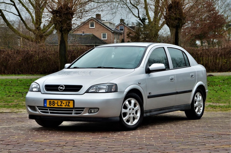 Opel Astra 1.6i-16V Njoy (2003)