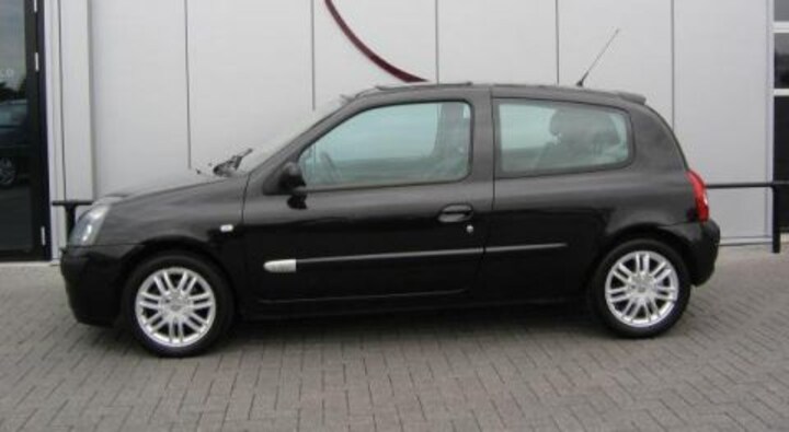 Renault Clio 1.6 16V Initiale