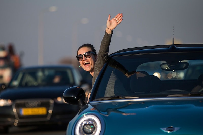 Nose picking and traffic jam flirting: Dutch motorists like to do it Nose picking and traffic jam flirting: Dutch motorists like to do it