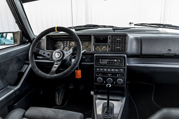 Manhart Lancia Delta HF Integrale 400