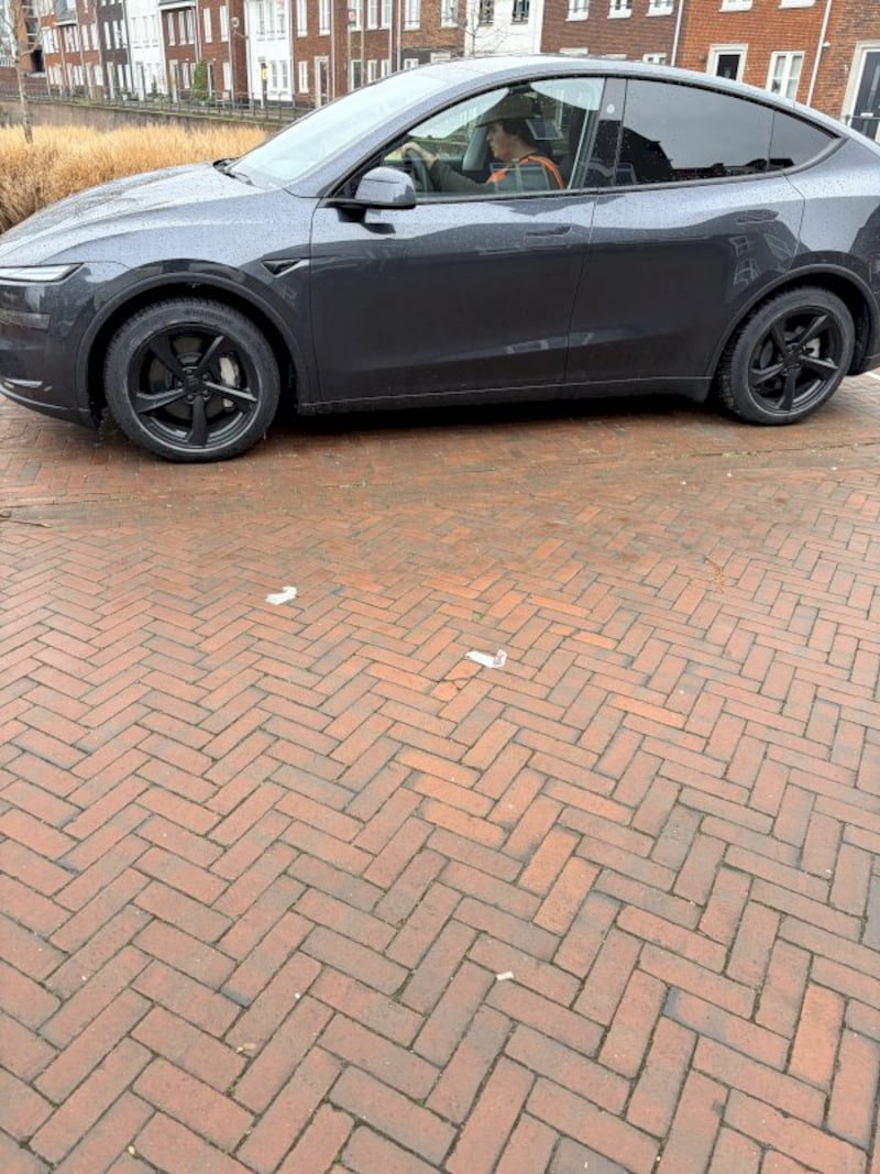 Tesla Model Y Long Range AWD Launch Edition (2025)