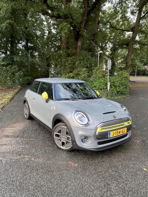 MINI Electric Charged