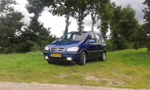 Opel Zafira 1.8i-16V Elegance (2002)