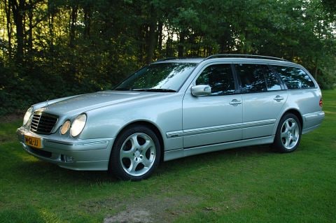 Mercedes-Benz E 270 CDI Avantgarde Combi (2001)