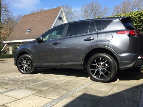 Toyota RAV4 2.5 Hybrid 2WD Style (2018)