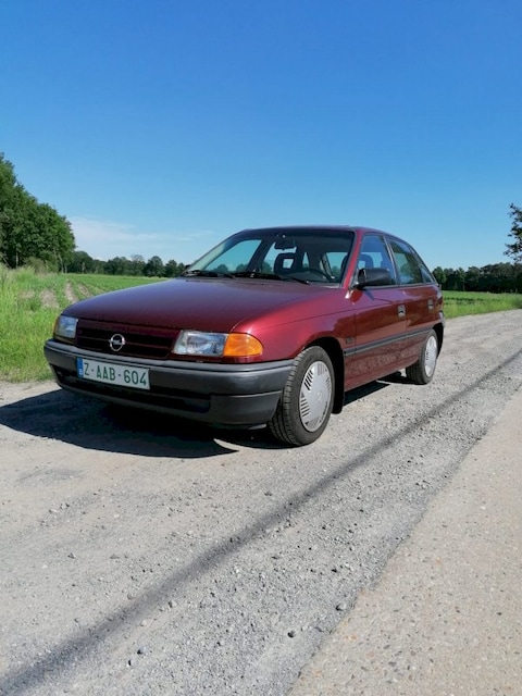 Opel Astra 1.4i GLS