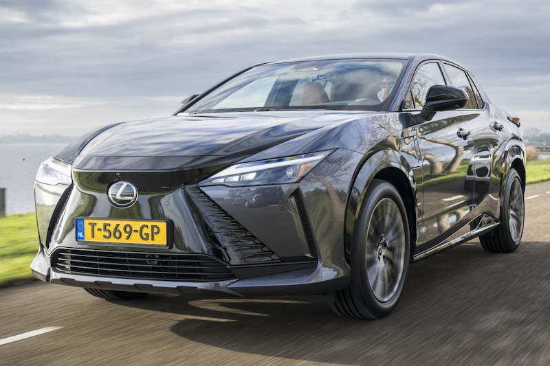 Elektrische Lexus RZ duizenden euro's goedkoper