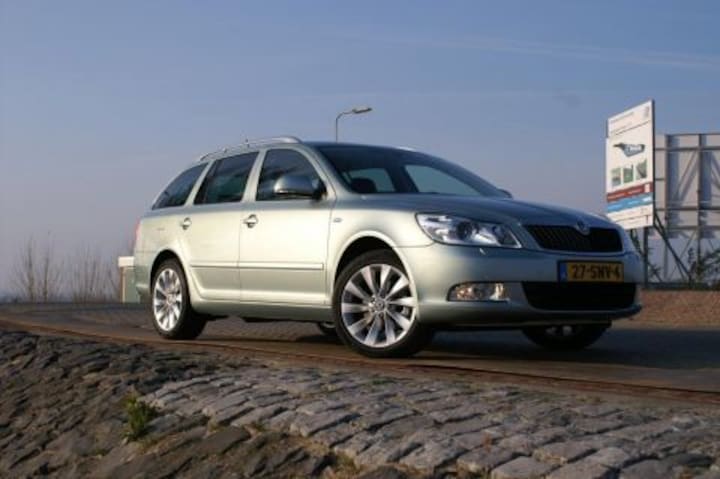 Skoda Octavia Combi 2.0 TDI L&K (2011)