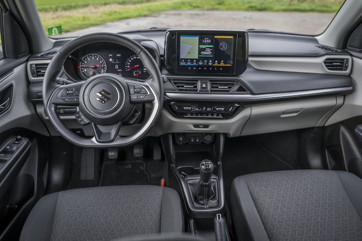 Suzuki Swift automaat naast handbak