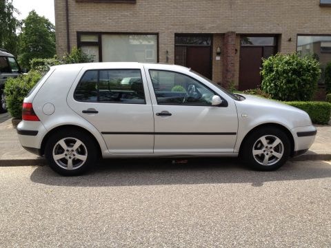 Volkswagen Golf 1.6 Trendline (1999)