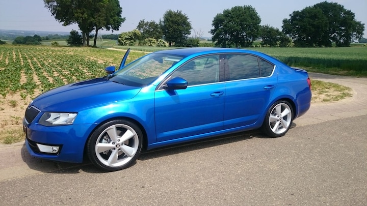Skoda Octavia 1.8 TSI Greentech Ambition Businessline (2015)