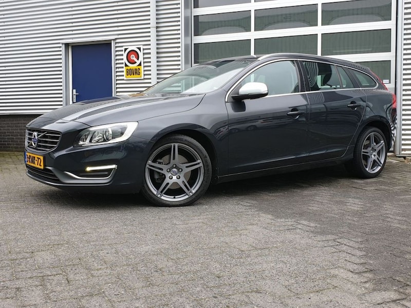 Volvo V60 T3 Summum (2013)