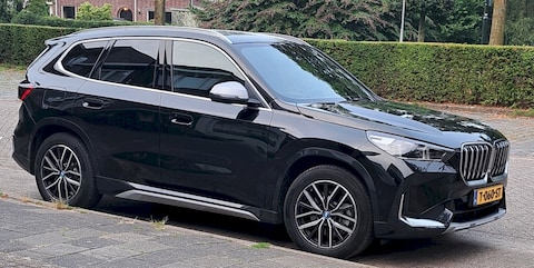 BMW iX1 xDrive30