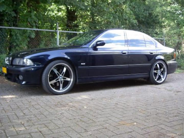 BMW M5 (1999)