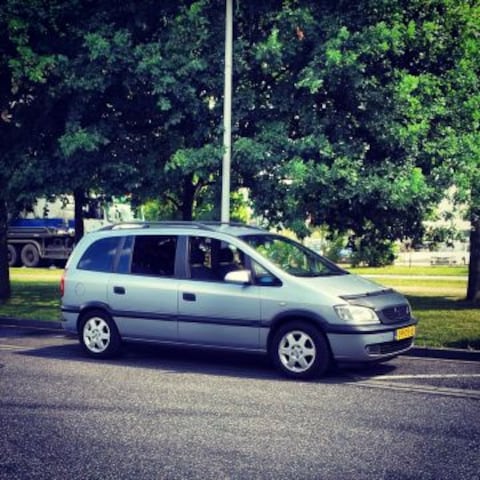 Opel Zafira 2.0 Di-16V Elegance (1999)