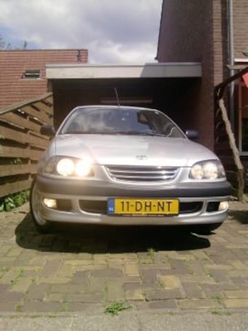 Toyota Avensis 1.6 Linea Sol (1999)