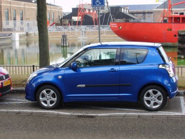 Suzuki Swift 3-deurs hatchback  AMT