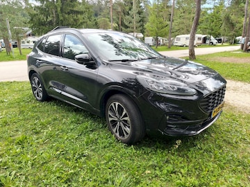 Ford Kuga 2.5 PHEV ST-Line X (2022)