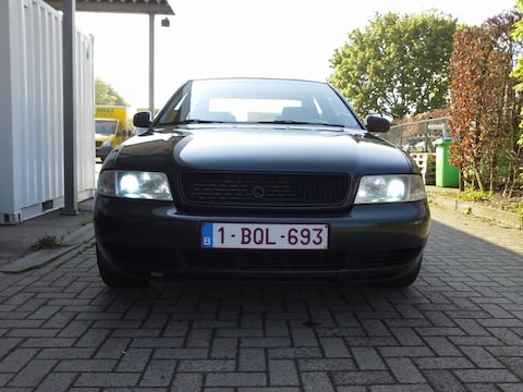 Audi A4 1.9 TDI 90pk (1995)