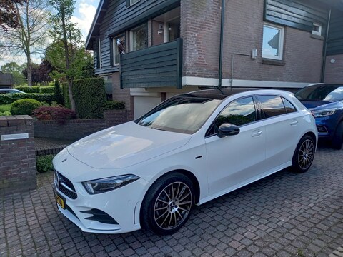 Mercedes-Benz A 250 e Business Solution AMG (2020)