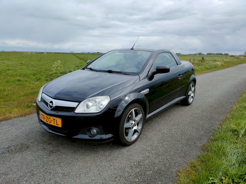 Opel Tigra TwinTop 1.4 Temptation (2008)