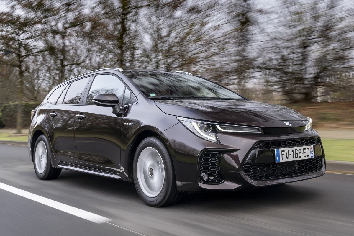 Suzuki Swace 1.8 Hybrid Style (2021) review - AutoWeek