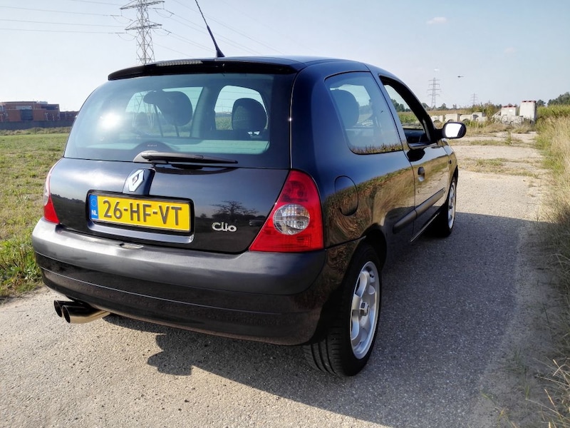 Renault Clio 1.2 16V Expression (2001)