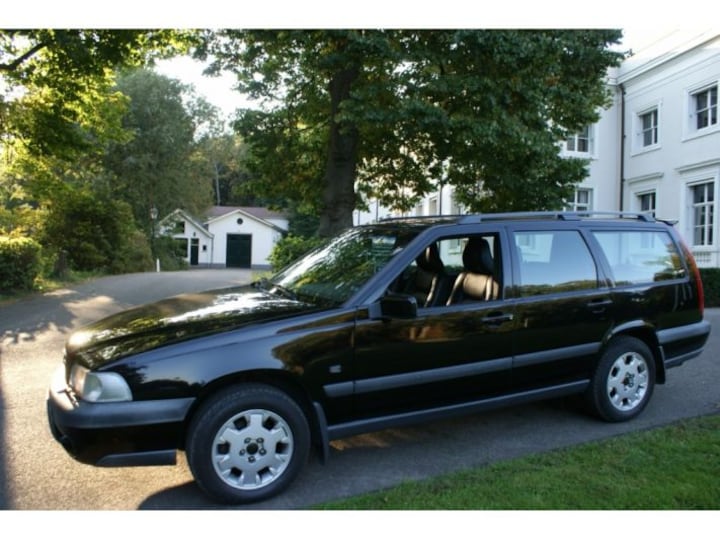 Volvo V70 Cross Country 2.4 T  (2000)