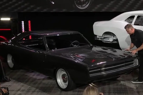 Dodge Charger carbon