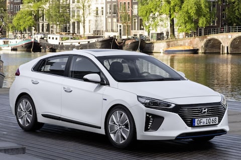 Hyundai Ioniq 1.6 GDI HEV First Edition