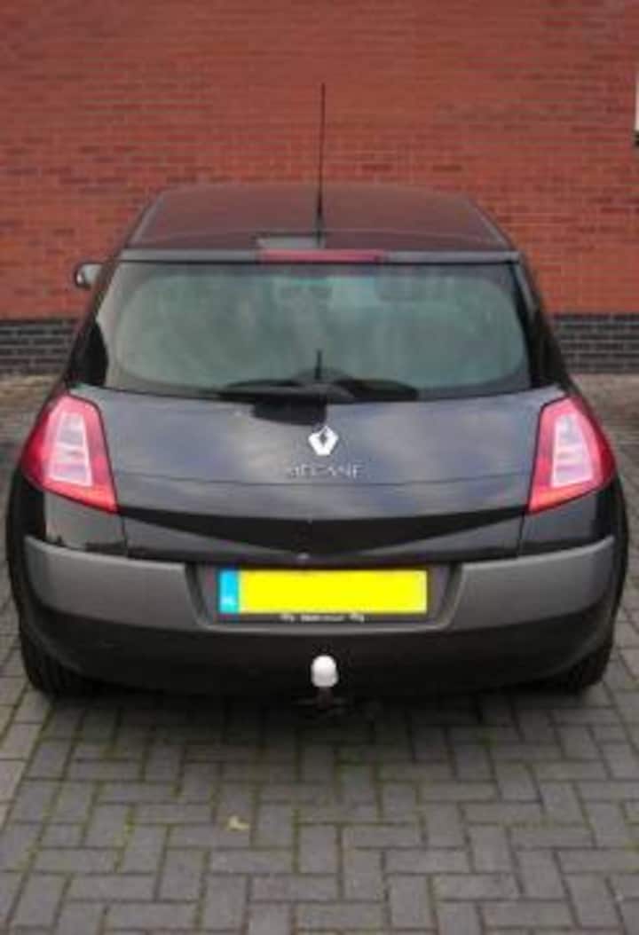 Renault Mégane 1.9 dCi 120 Dynamique Comfort (2004)